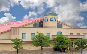 Days Inn By Wyndham Lubbock South